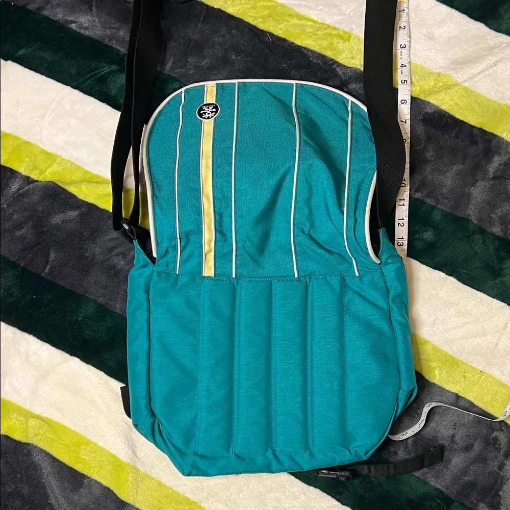 Crumpler Teal Men’s Messenger Bag with Yellow Stripe Accent